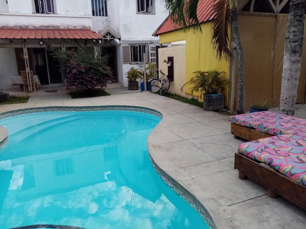 Chez Nous Apartment Pereybere Beach Exterior photo